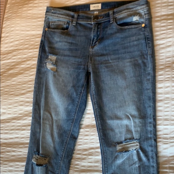 Distressed Jeans - Picture 4 of 9